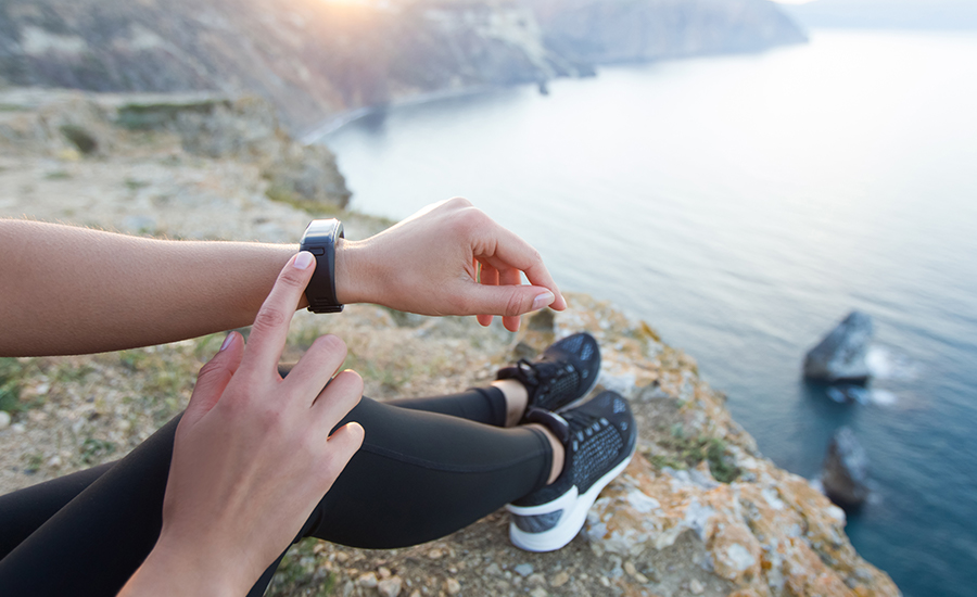 Bracciali fitness: uno dei gadget per i viaggiatiori geek