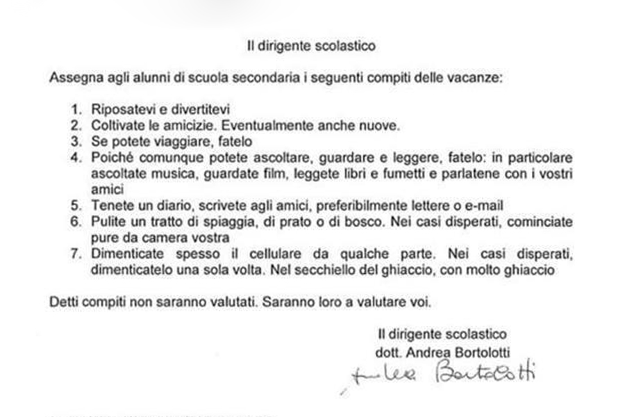 In questa circolare un preside ha chiesto di pulire le spiagge come compiti per le vacanze