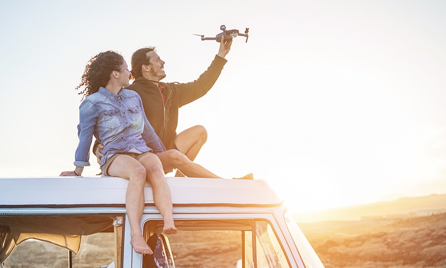Accessori hi-tech da viaggio: i gadget davvero indispensabili
