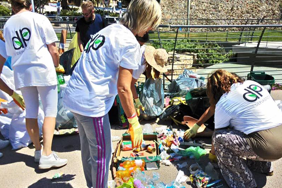 I Deplasticati e le loro iniziative contro l'inquinamento da plastica e altri rifiuti