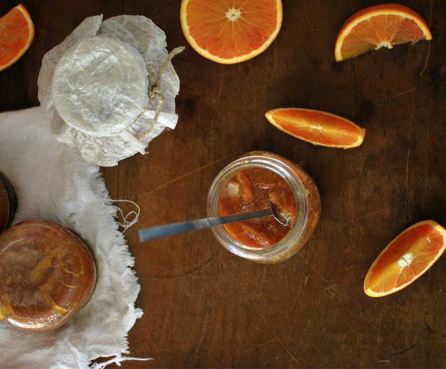 Le bucce d'arancia diventano marmellata