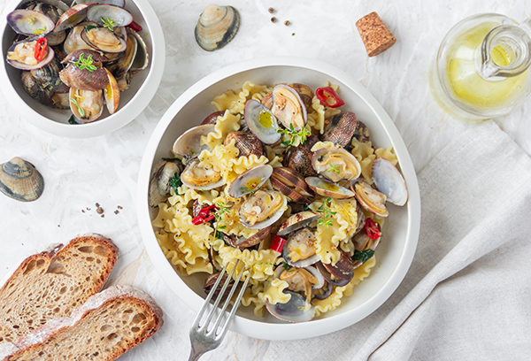 pasta corta con le vongole pronta