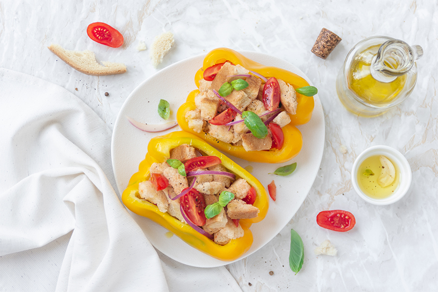 Peperoni ripieni con panzanella