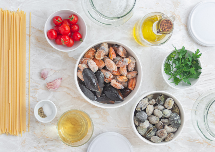 Ingredienti per la ricetta degli spaghetti allo scoglio