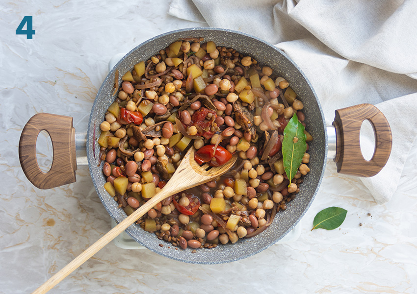 Cucinare zuppa di legumi: ceci, fagioli, lenticchie e funghi